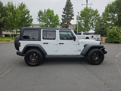 Used 2018 Jeep Wrangler Unlimited Sport AWD/4WD image 6