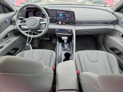 Used 2023 Hyundai Elantra SEL FWD image 9