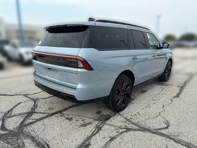 New 2027 Lincoln Navigator Reserve w/ Jet Appearance Package AWD/4WD image 5