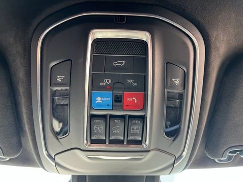 Used 2025 Jeep Wagoneer S Launch Edition AWD/4WD image 19