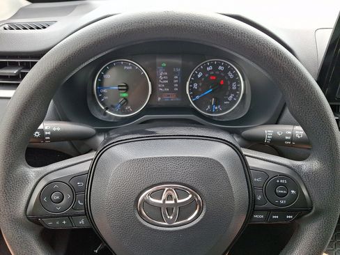 Used 2020 Toyota RAV4 LE AWD/4WD image 18