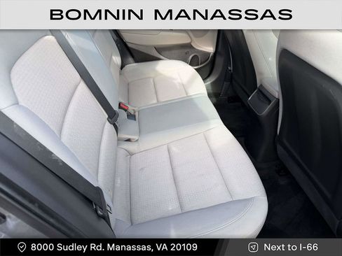 Used 2017 Hyundai Elantra SE image 10