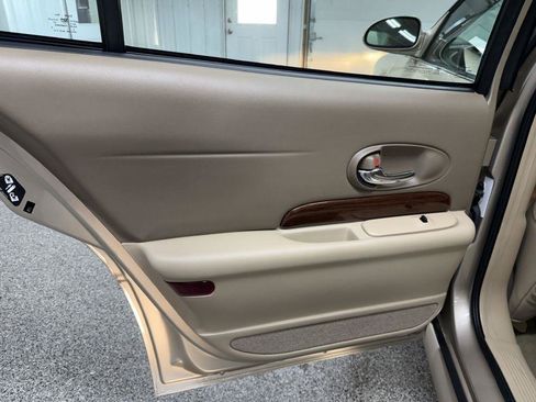 Used 2005 Buick Le Sabre Custom image 43