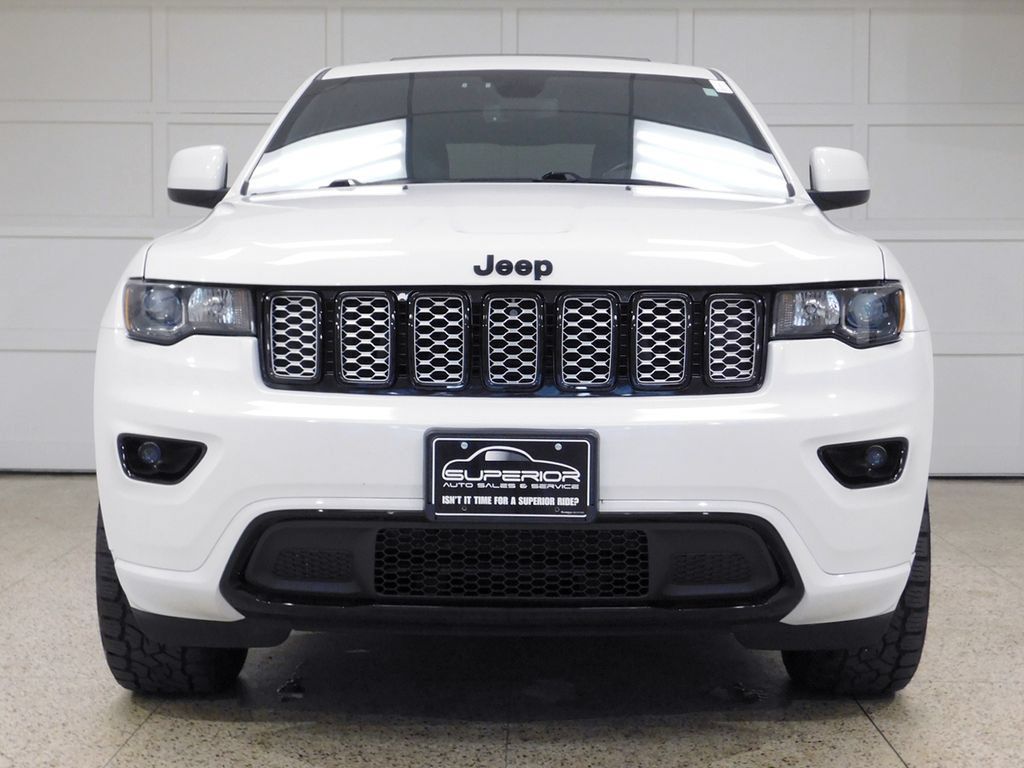 Used 2020 Jeep Grand Cherokee Altitude AWD/4WD image 5
