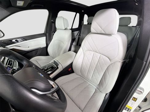 Certified 2023 BMW X5 xDrive40i w/ Luxury Seating Package AWD/4WD image 20