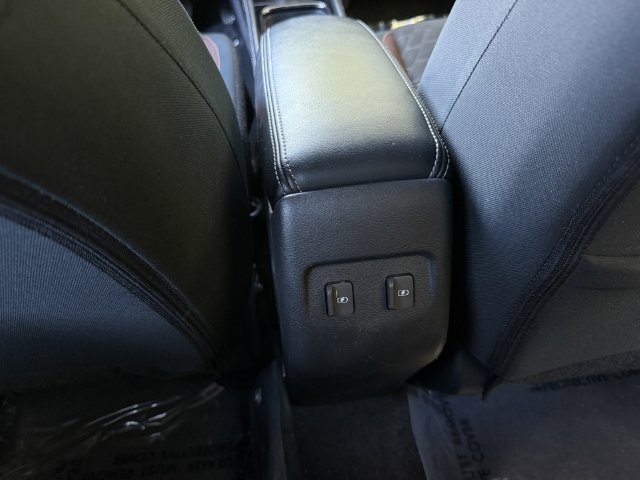 Used 2024 Nissan Kicks SR FWD image 28