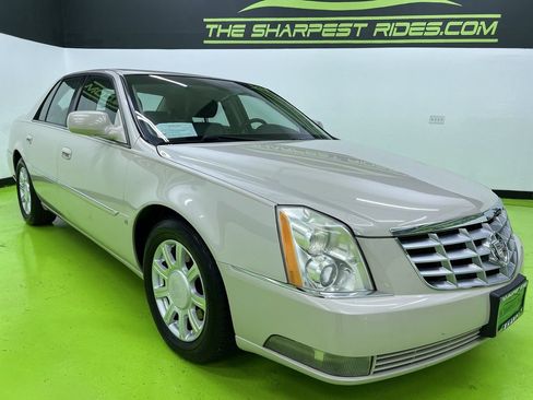 Used 2010 Cadillac DTS FWD image 2