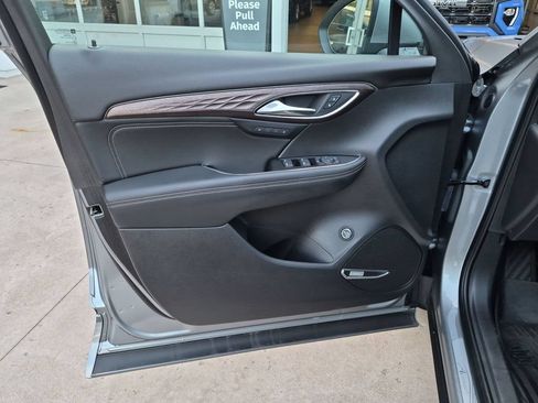 Used 2023 Buick Envision Avenir AWD/4WD image 23