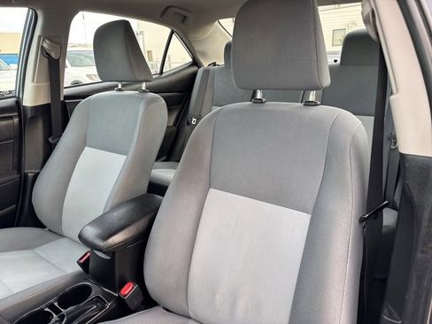 Used 2018 Toyota Corolla L image 16