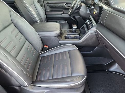 Used 2025 GMC Sierra 1500 AT4X image 11