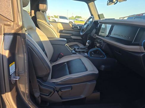 Used 2023 Ford Bronco Wildtrak AWD/4WD image 15