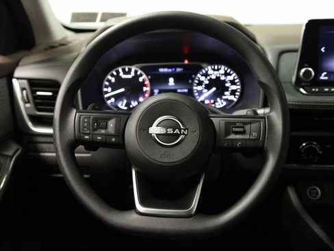 Used 2023 Nissan Rogue S image 14