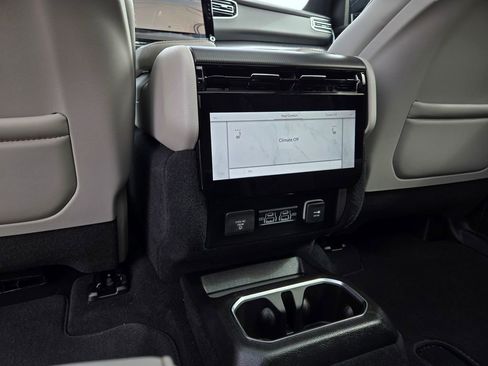 New 2026 Jeep Grand Wagoneer Summit w/ Rear Seat Video Group I AWD/4WD image 29