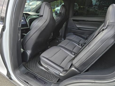 Used 2018 Tesla Model X 75D AWD/4WD image 16
