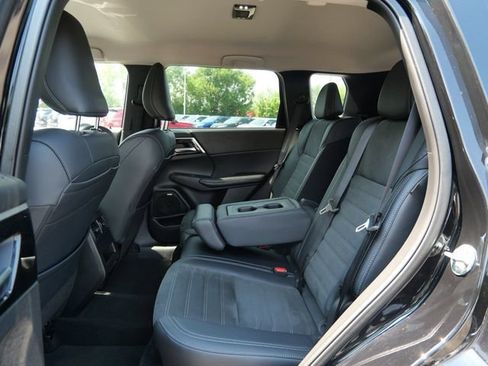 Used 2025 Mitsubishi Outlander SE AWD/4WD image 11
