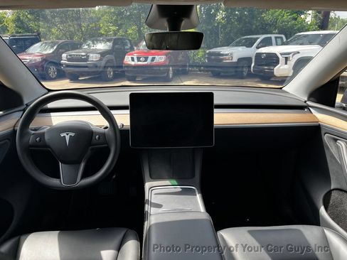 Used 2023 Tesla Model Y AWD image 14