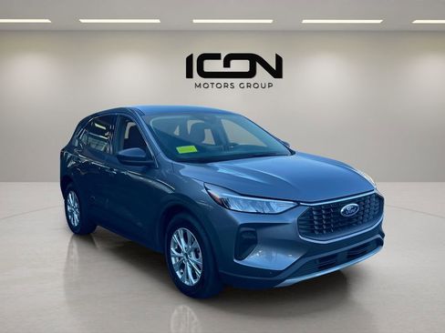 Used 2023 Ford Escape Active w/ Cold Weather Package image 7