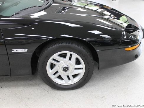 Used 1995 Chevrolet Camaro Z28 image 11