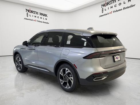 New 2026 Lincoln Nautilus Premier w/ Equipment Group 102A AWD/4WD image 3