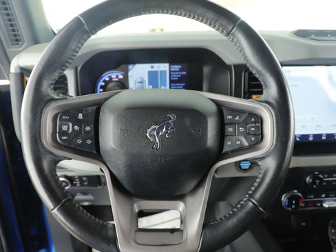 Used 2022 Ford Bronco Badlands image 18