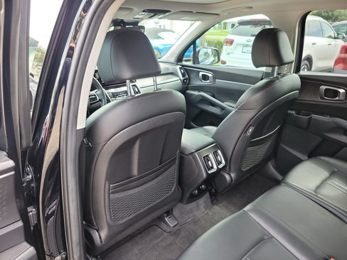 Certified 2023 Kia Sorento S w/ Panoramic Sunroof Package FWD image 16