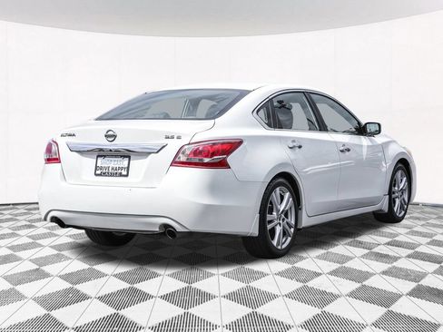 Used 2013 Nissan Altima 3.5 S FWD image 10