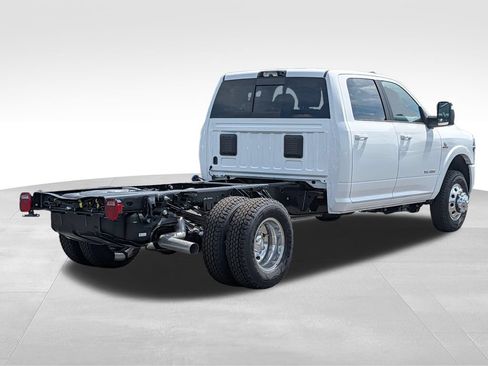 New 2026 RAM 3500 Big Horn w/ Laramie Trim Package AWD/4WD image 2