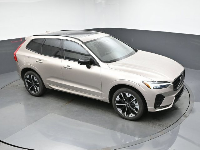 New 2026 Volvo XC60 B5 Plus w/ Protection Package Premier AWD/4WD image 44