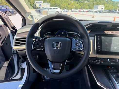 Used 2018 Honda Clarity Plug-In Hybrid image 12