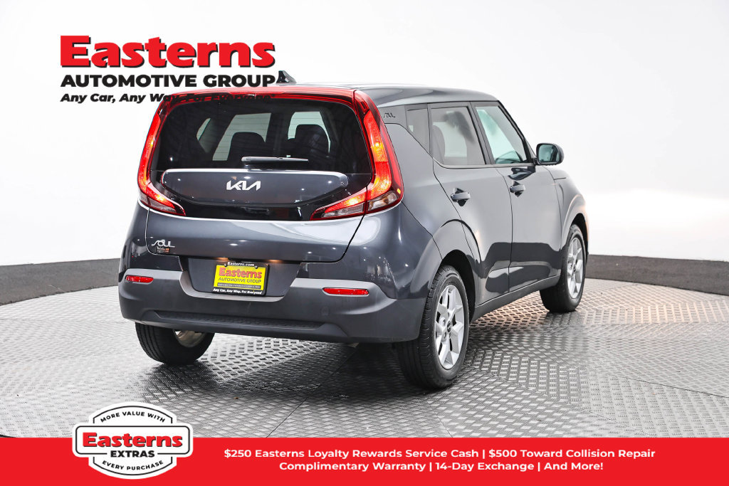 Used 2022 Kia Soul LX w/ Technology Package FWD image 1