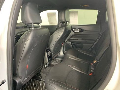 Used 2025 Jeep Compass Trailhawk image 26