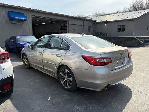 Used 2017 Subaru Legacy 2.5i Limited image 3