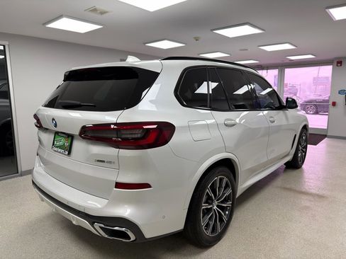 Used 2022 BMW X5 xDrive40i w/ M Sport Package image 3