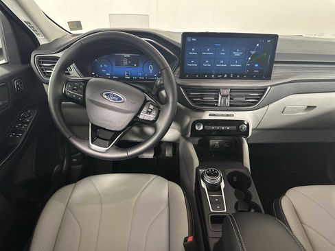 Used 2025 Ford Escape SE w/ PHEV Premium Package FWD image 26
