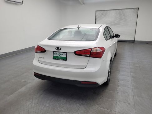 Used 2017 Kia Forte LX w/ LX Popular Package image 7