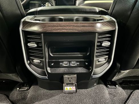 Used 2025 RAM 1500 Laramie AWD/4WD image 28