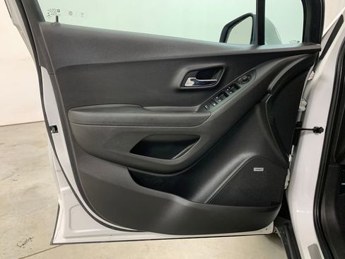 Used 2020 Chevrolet Trax Premier image 7