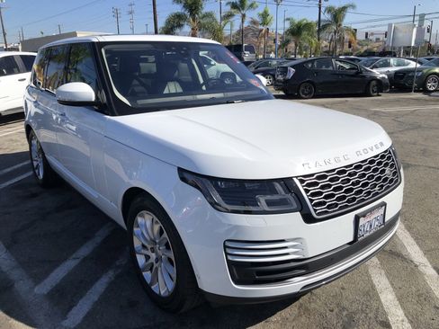 Used 2018 Land Rover Range Rover HSE image 4