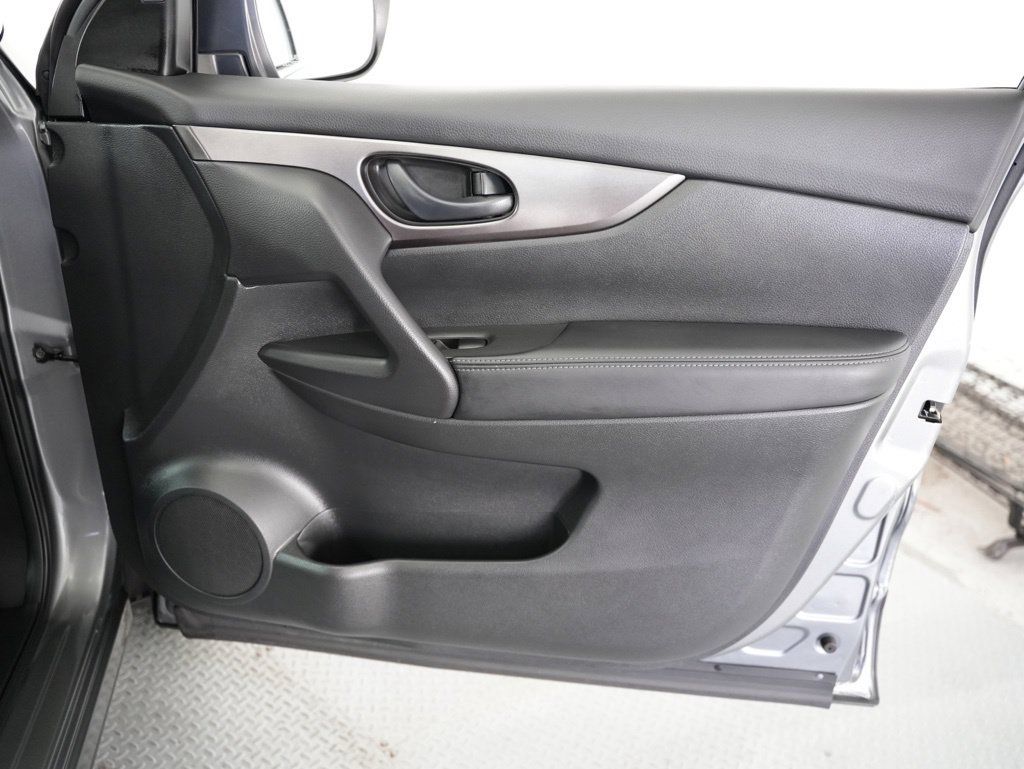 Used 2018 Nissan Rogue Sport S FWD image 46