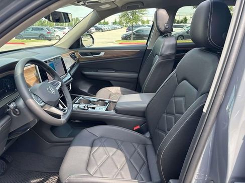 New 2026 Volkswagen Atlas SE FWD image 9