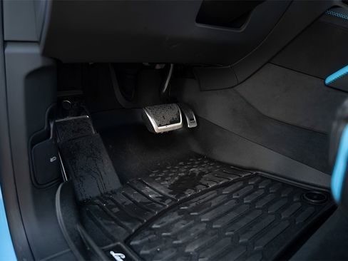 Used 2025 Lamborghini Urus SE image 25