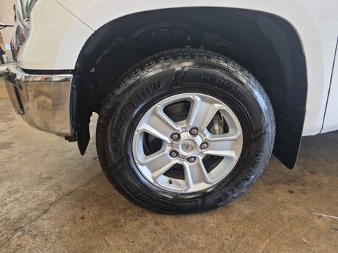 Used 2021 Toyota Tundra SR5 AWD/4WD image 10