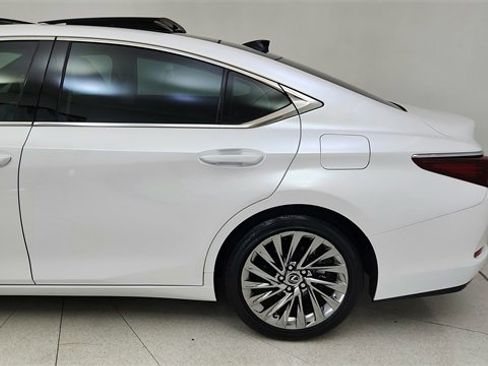 Used 2025 Lexus ES 350 Ultra Luxury image 10