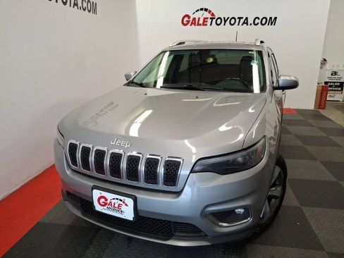 Used 2019 Jeep Cherokee Limited w/ Trailer Tow Group AWD/4WD image 3