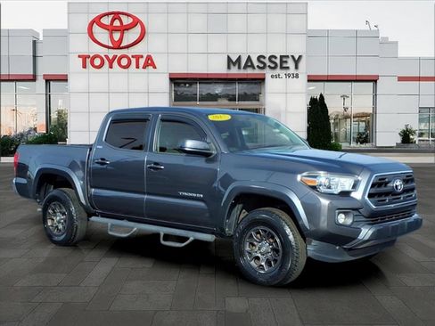 Used 2017 Toyota Tacoma SR5 image 1