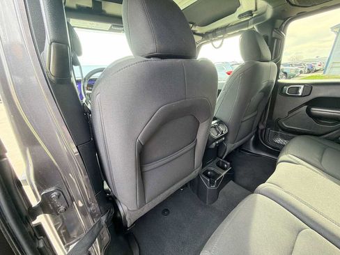 Used 2021 Jeep Wrangler Unlimited Sport image 15