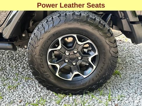 Used 2023 Jeep Wrangler Unlimited Rubicon 4xe w/ Cold Weather Group AWD/4WD image 9