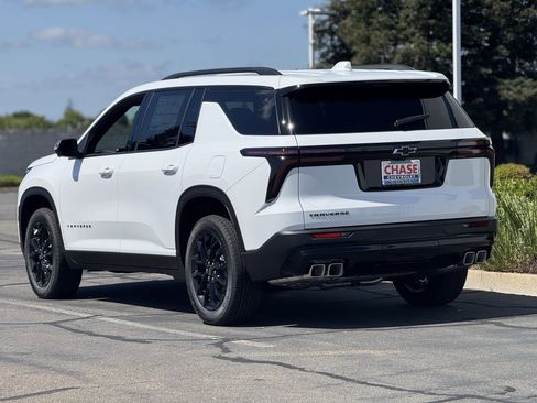New 2026 Chevrolet Traverse LT w/ Midnight/Sport Edition FWD image 5