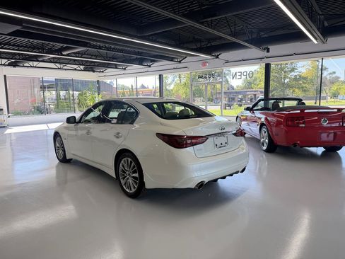 Used 2018 INFINITI Q50 Luxe w/ Essential Package (3.0T Luxe) AWD/4WD image 7