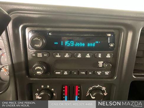 Used 2005 Chevrolet Avalanche LS w/ Onstar Plus Package AWD/4WD image 33